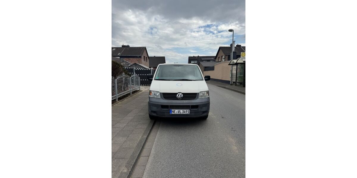 VW T5 Transporter 300.000 km 3.200 &euro; grevenbroich 41516