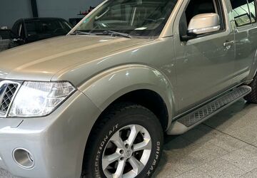 Nissan Pathfinder 146.900 km 15.490 &euro; Duisburg 47059