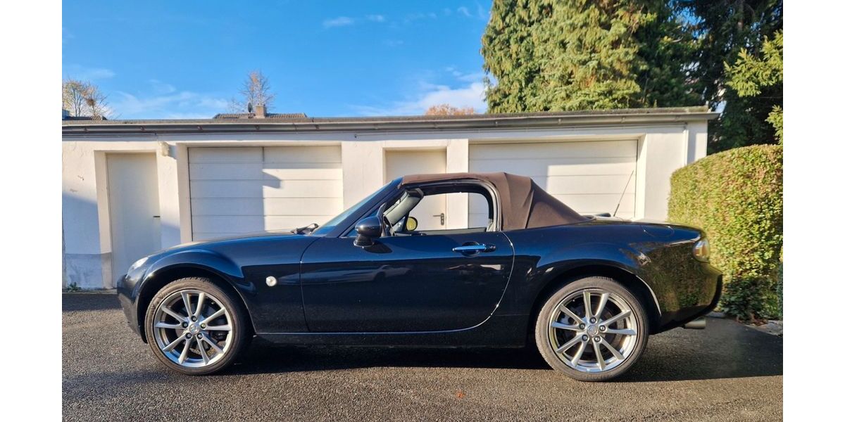 Mazda MX-5 143.588 km 7.850 &euro; REMSCHEID 42853