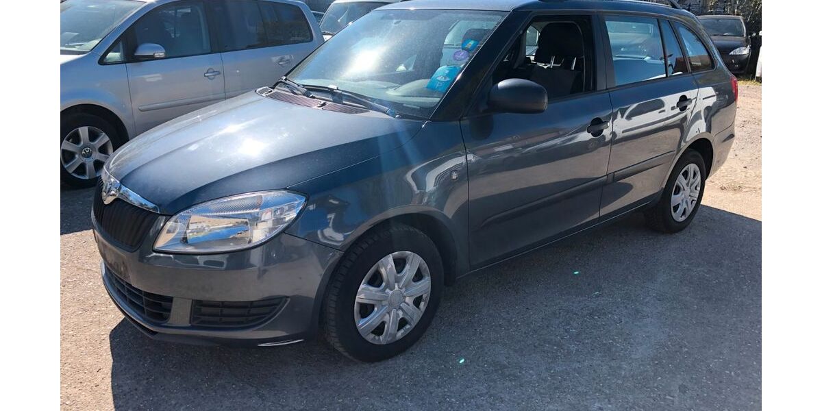 Skoda Fabia 205.879 km 1.990 &euro; Düsseldorf 40231