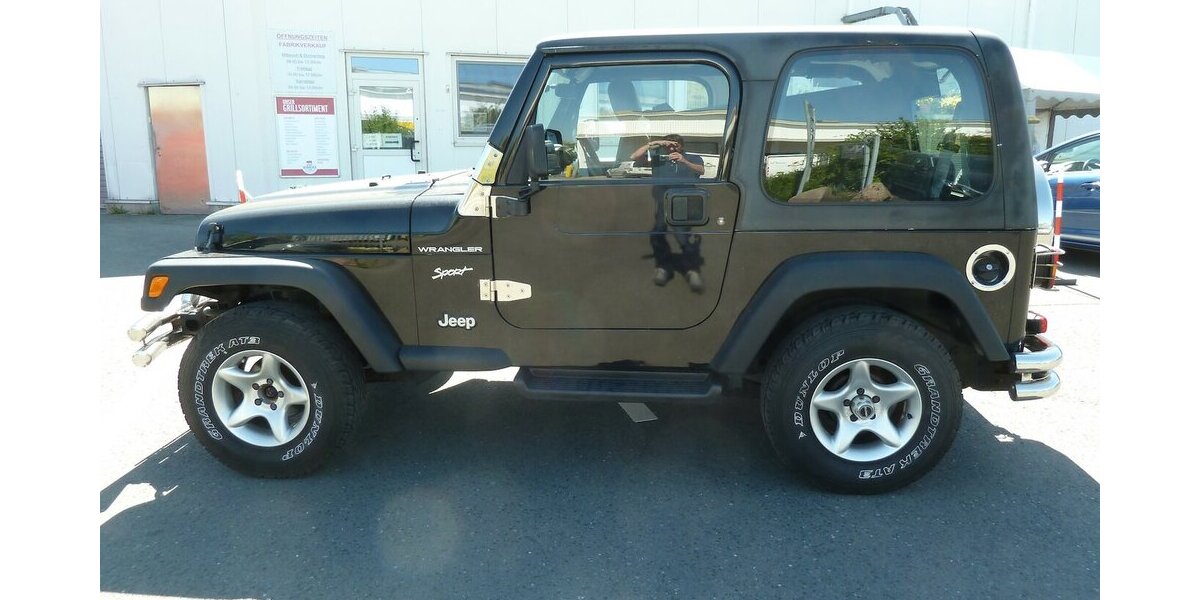 Jeep Wrangler 2.5 Sport Hartop Verdeck kein Tüv 123.000 km 8.900 &euro; Ratingen 40885