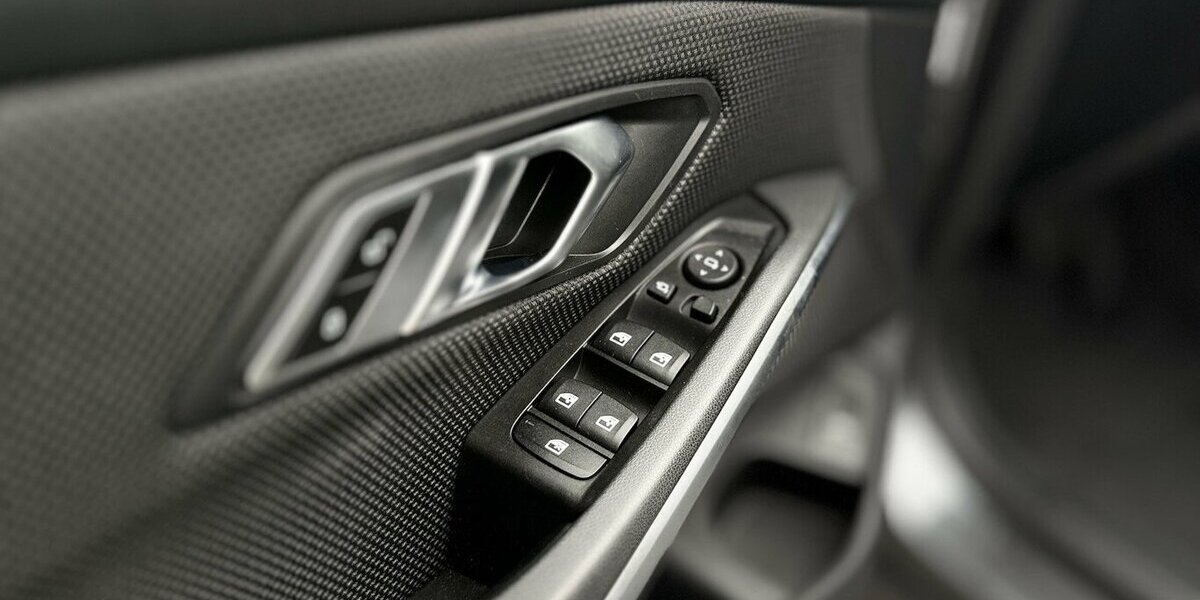 BMW 320d Advantage / Schiebedach / Navi / Keyless 94.000 km 26.290 &euro; Mönchengladbach 41066