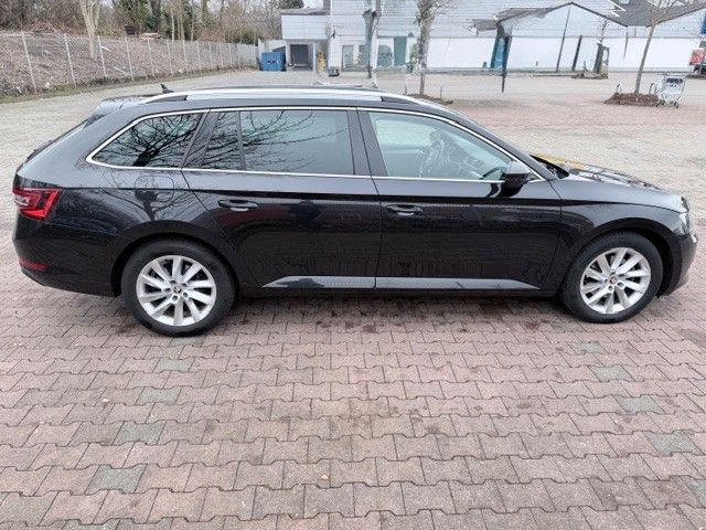 Skoda Superb 200.800 km 13.200 &euro; Düsseldorf 40629