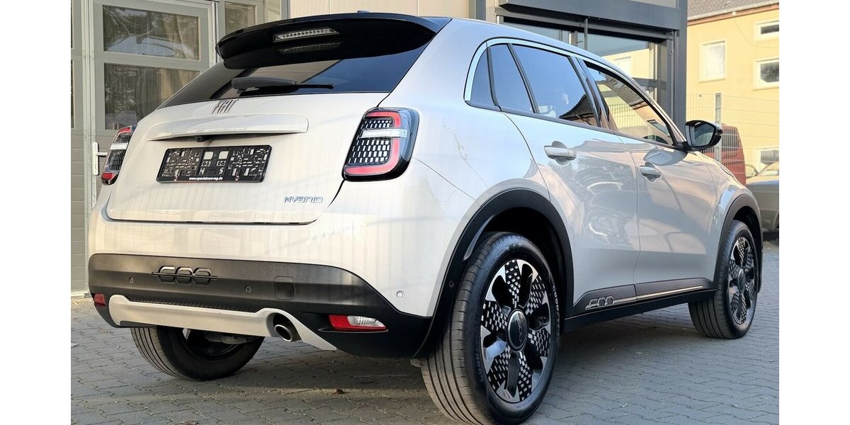 Fiat 600 Hybrid La Prima / KeylessGO / Kamera 26.000 km 18.900 &euro; Mönchengladbach 41066