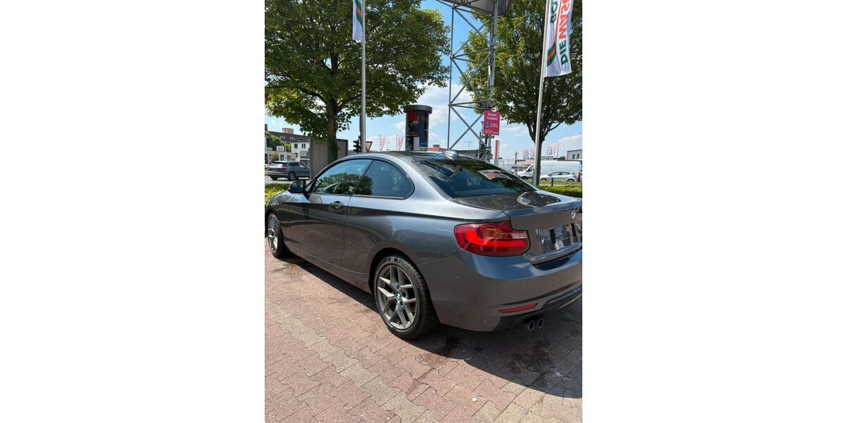 BMW 225 99.600 km 20.999 &euro; Düsseldorf 40233