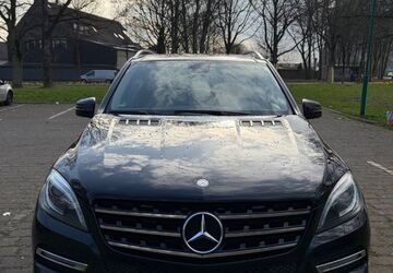 Mercedes-Benz ML 350 345.000 km 13.500 &euro; Duisburg 47249