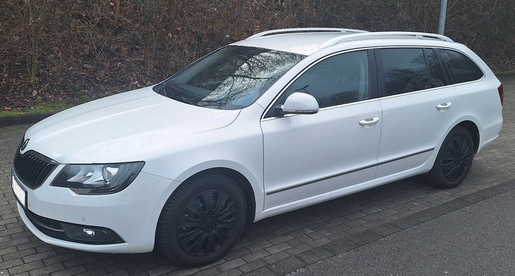 Skoda Superb 261.000 km 8.200 &euro; Remscheid 42855