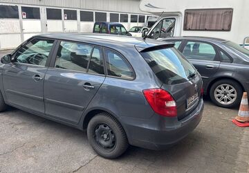 Skoda Fabia 90.200 km 5.650 &euro; Düsseldorf 40595