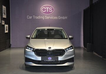 Skoda Fabia 52.413 km 11.599 &euro; Düsseldorf 40476