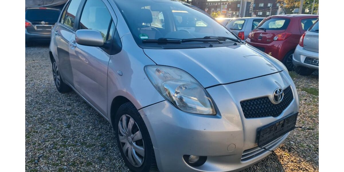 Toyota Yaris 316.000 km 1.300 &euro; Düsseldorf 40549