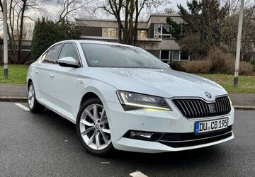 Skoda Superb 111.900 km 16.700 &euro; Duisburg 47228