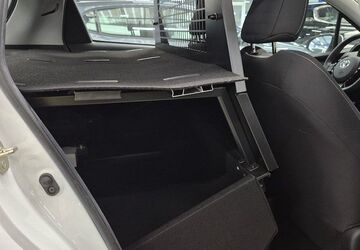 Toyota Yaris 30.000 km 13.000 &euro; Düsseldorf 40237