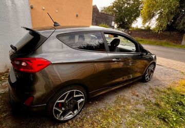 Ford Fiesta 69.000 km 14.000 &euro; Krefeld 47829