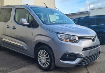 Toyota Proace (Verso) 144.000 km 14.900 &euro; Mönchengladbach 41238