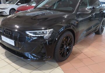 Audi e-tron 9.415 km 48.745 &euro; Neuss 41469