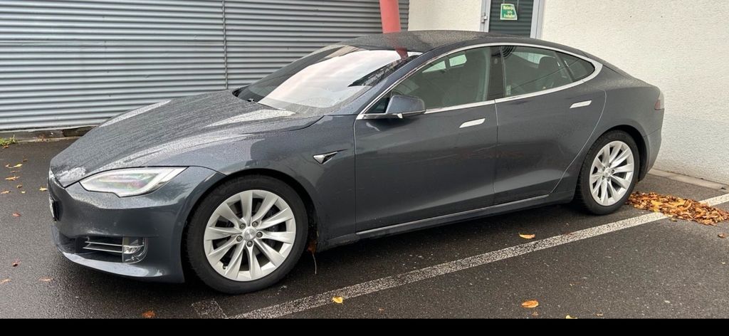 Tesla Model S 113.000 km 29.400 &euro; Meerbusch 40667