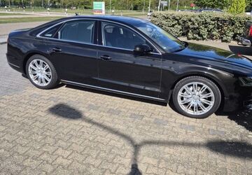 Audi A8 154.500 km 27.000 &euro; Duisburg 47057