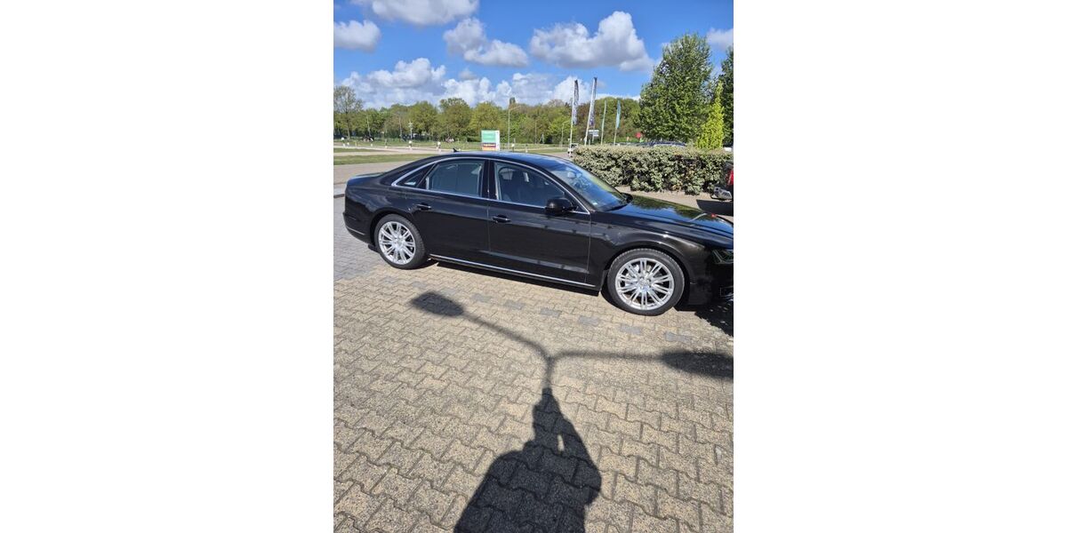 Audi A8 154.500 km 27.000 &euro; Duisburg 47057