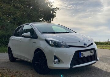 Toyota Yaris 111.076 km 9.900 &euro; Düsseldorf 40225