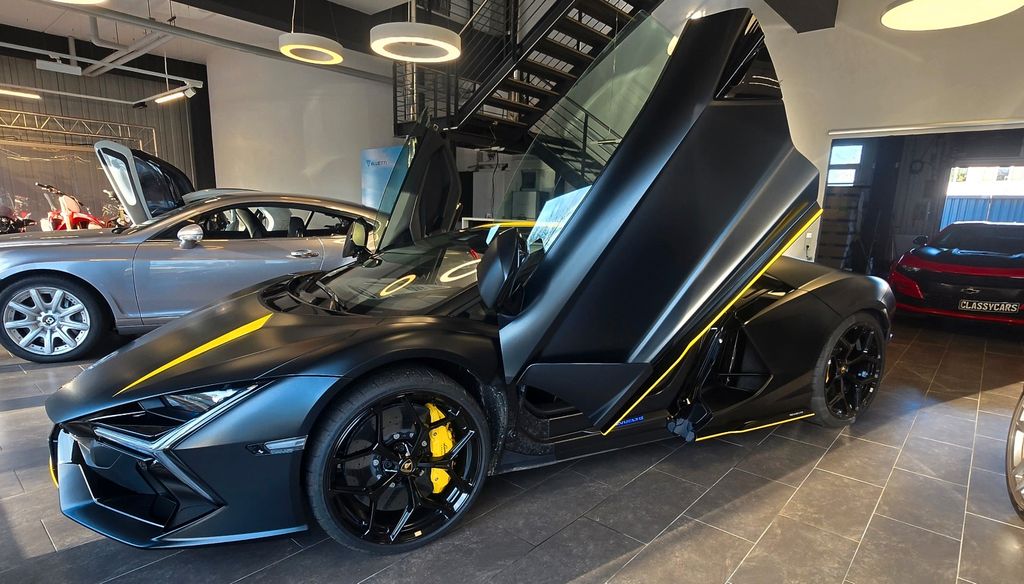 Lamborghini Revuelto 2.900 km 579.999 &euro; Kaarst 41564