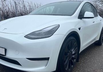 Tesla Model Y 42.995 km 39.900 &euro; Düsseldorf 40239