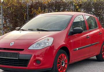 Renault Clio 150.000 km 3.200 &euro; Wuppertal 42389