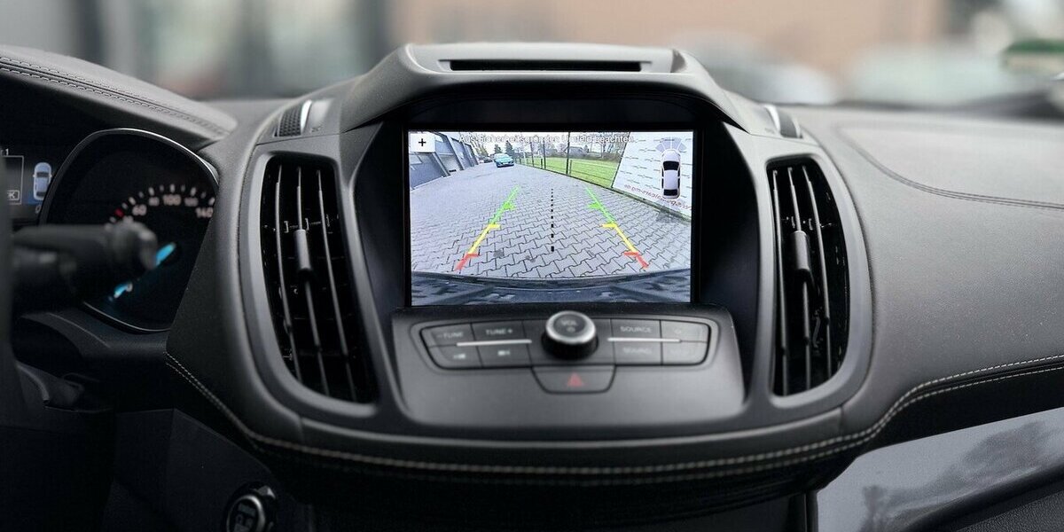 Ford Kuga Vignale / Panorama / Kamera / Keyless GO 34.000 km 22.900 &euro; Mönchengladbach 41066