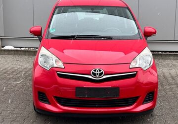 Toyota Verso-S 230.000 km 3.490 &euro; Düsseldorf - Bezirk 8 40231
