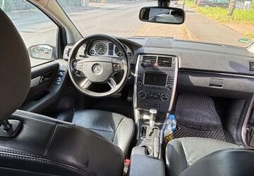 Mercedes-Benz 200 224.000 km 1.100 &euro; Düsseldorf 40627