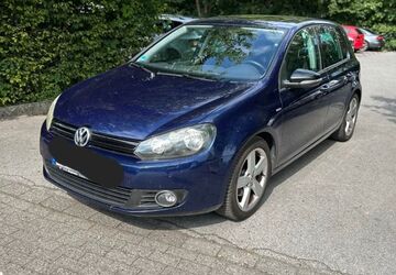 VW Golf 110.867 km 5.500 &euro; Düsseldorf 40215
