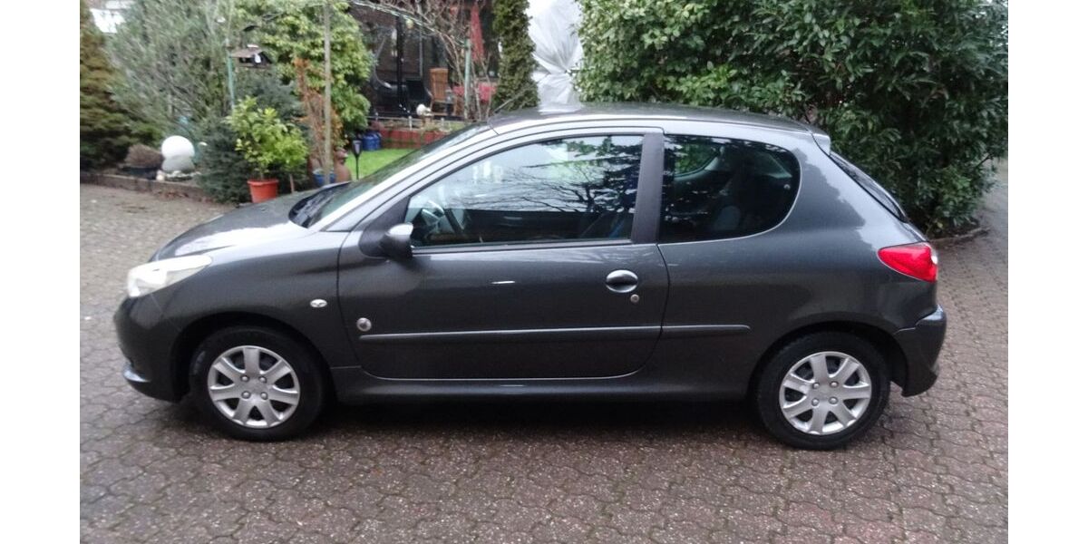 Peugeot 206 151.600 km 1.950 &euro; Duisburg 47228