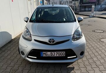 Toyota Aygo (X) 74.000 km 5.100 &euro; Mönchengladbach 41063