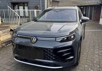 VW Tayron 11.300 km 52.900 &euro; Korschenbroich 41352