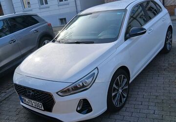 Hyundai i30 130.000 km 8.990 &euro; MÜLHEIM RUHR 45479