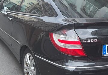 Mercedes-Benz 200 144.000 km 5.999 &euro; Wuppertal 42287