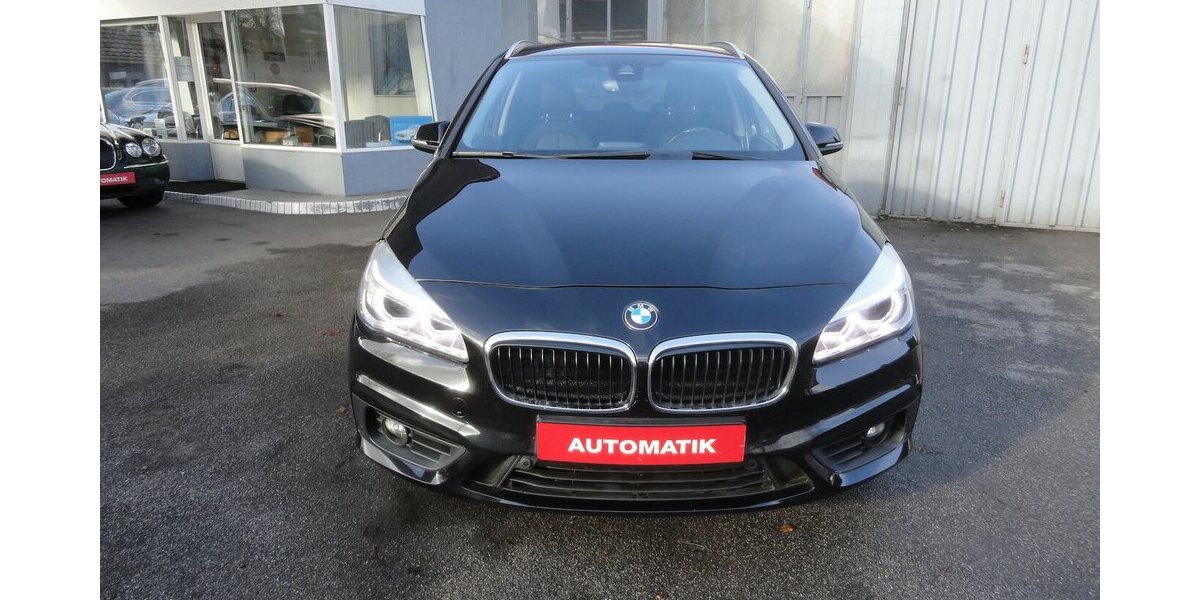 BMW 218 Active Tourer Autom Navi LED Klimatr.PDC SHZ 112.000 km 12.900 &euro; Neuss 41462