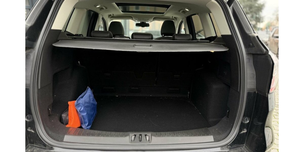 Ford Kuga Vignale / Panorama / Kamera / Keyless GO 34.000 km 22.900 &euro; Mönchengladbach 41066