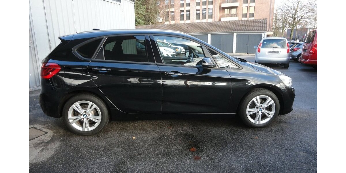 BMW 218 Active Tourer Autom Navi LED Klimatr.PDC SHZ 112.000 km 12.900 &euro; Neuss 41462