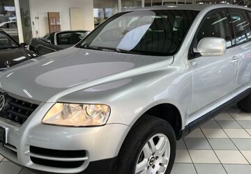 VW Touareg 127.853 km 8.990 &euro; Neuss 41469