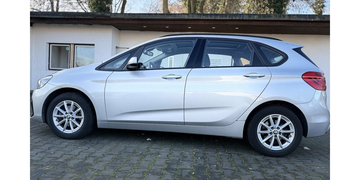 BMW 218 Active Tourer Automatik / PANO / LED / 1.Hd 65.000 km 16.780 &euro; Mönchengladbach 41066