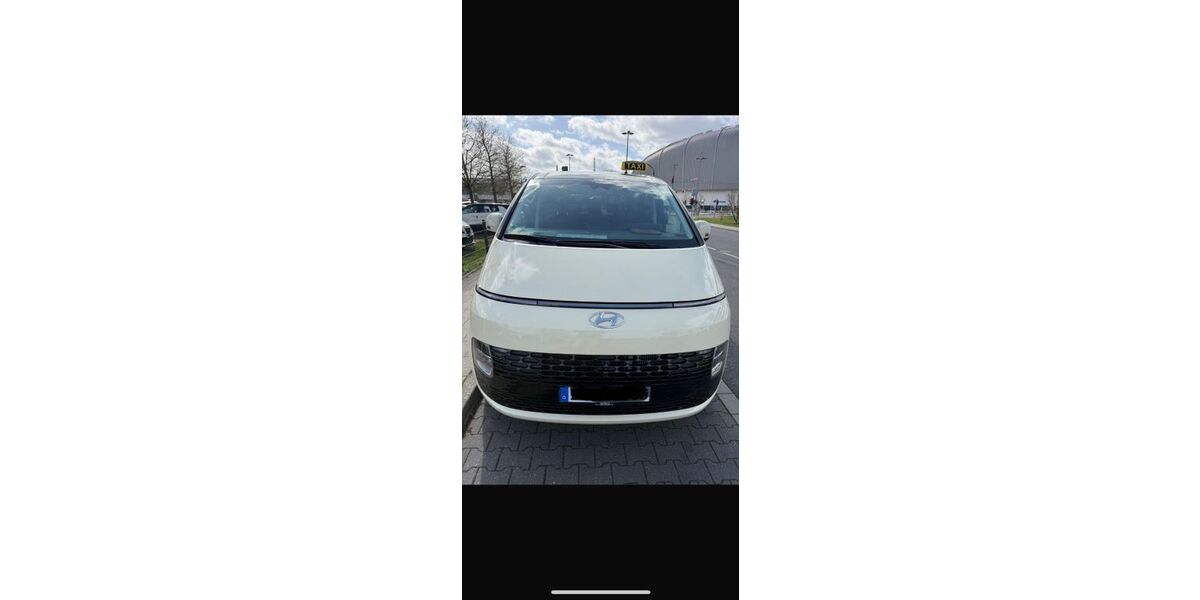 Hyundai STARIA 99.000 km 29.999 &euro; Düsseldorf 40227