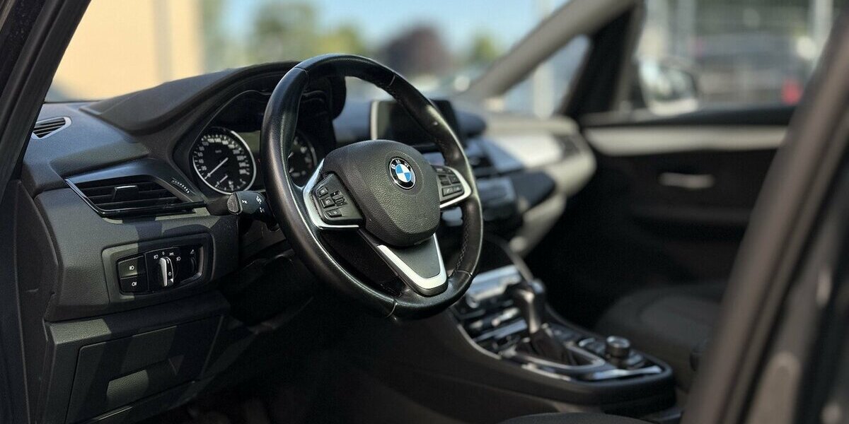 BMW 218 Active Tourer i / Advantage / PANO / Keyless 70.000 km 16.890 &euro; Mönchengladbach 41066