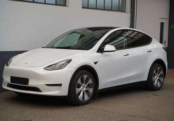 Tesla Model Y 99.998 km 29.850 &euro; Mönchengladbach 41236