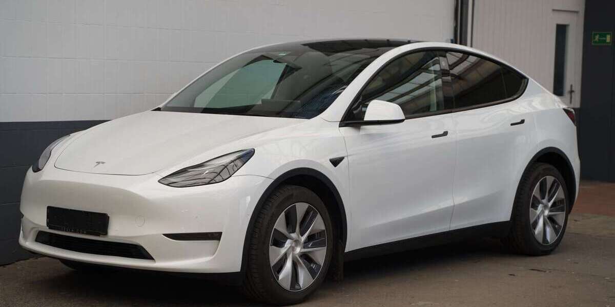 Tesla Model Y 99.998 km 29.850 &euro; Mönchengladbach 41236