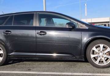 Toyota Avensis 218.840 km 5.100 &euro; Willich 47877