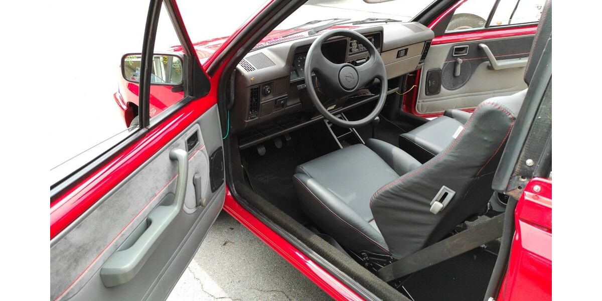 Opel Corsa A CC Cabrio Oldtimer Bj. 1984 72.155 km 12.500 &euro; Düsseldorf 40213