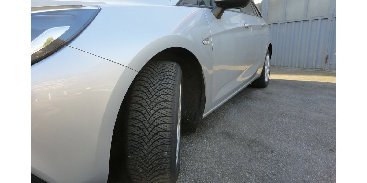 Opel Astra Edition 1,4 Klimatr. SHZ PDC Allwetter Top 90.000 km 8.990 &euro; Neuss 41462