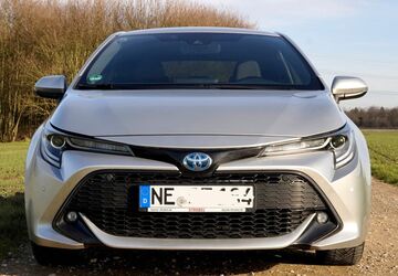 Toyota Corolla 63.500 km 21.000 &euro; Neuss 41462