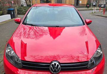 VW Golf 151.156 km 4.000 &euro; Düsseldorf 40235