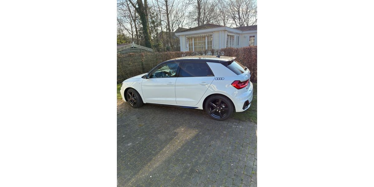 Audi A1 1.250 km 30.900 &euro; Solingen 42653
